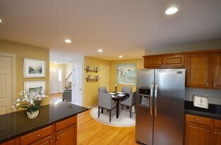 865 Temple St in Whitman, MA - Building Photo