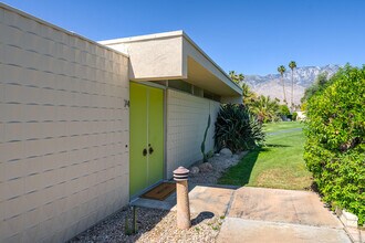 74 Lakeview Dr in Palm Springs, CA - Building Photo - Building Photo