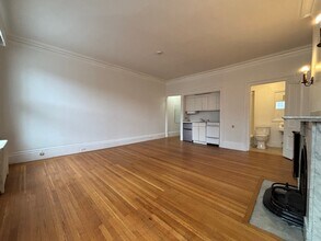 97 Charles St, Unit 8 in Boston, MA - Foto de edificio - Building Photo