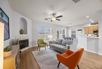 2109 Zoa Dr in Cedar Park, TX - Foto de edificio - Building Photo