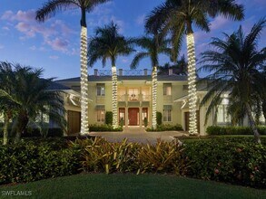 377 Pirates Bight in Naples, FL - Building Photo - Building Photo