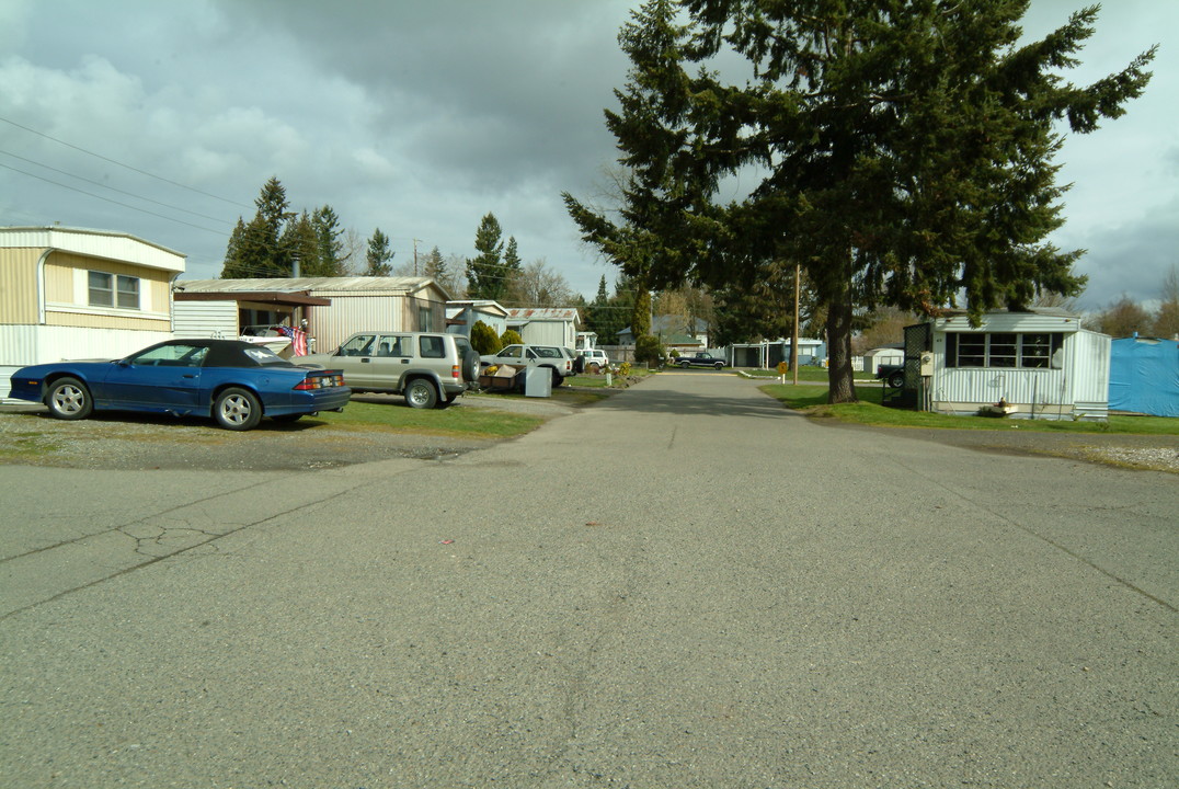 Rainier Terrace Mobile Home Park in Olympia, WA - Building Photo