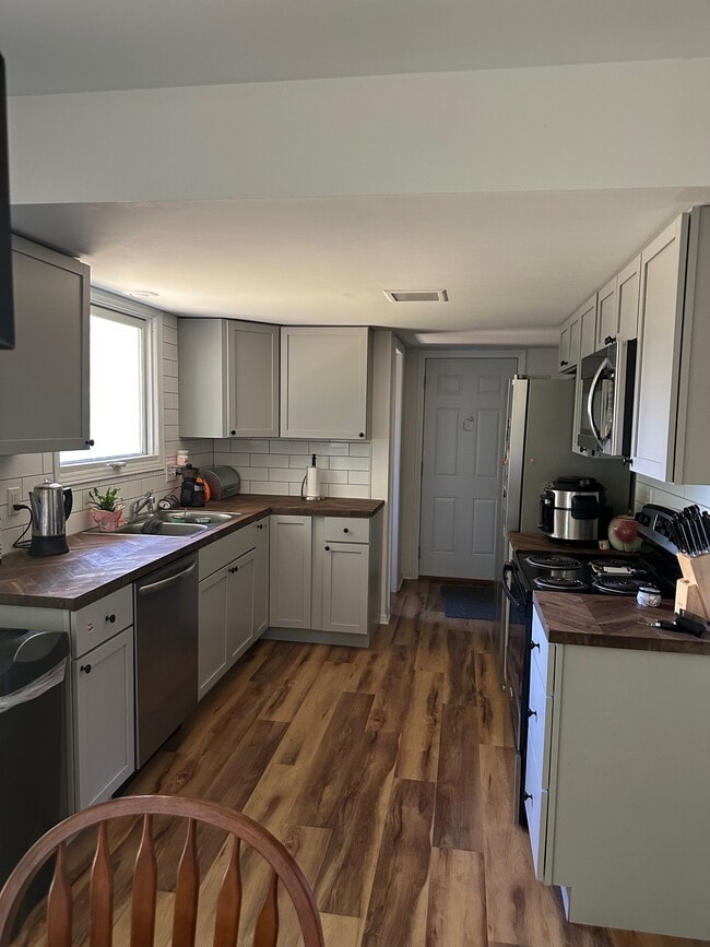 2973 Memorial Dr in Holland, MI - Building Photo - Building Photo