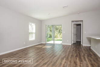877 Biscayne Dr in Port Charlotte, FL - Building Photo - Building Photo