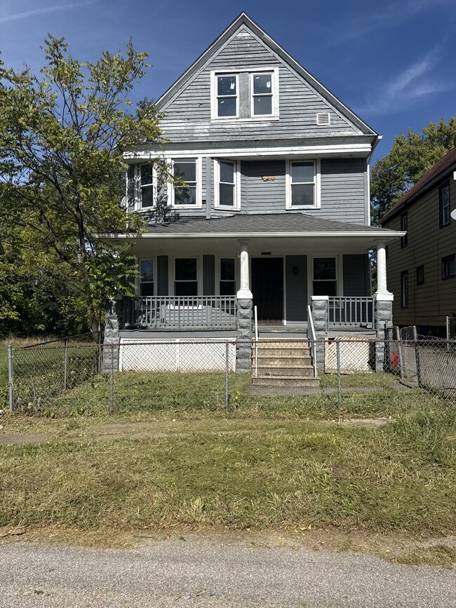 property at 10303 Sophia Ave