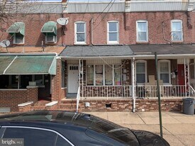 72 Washington St, Unit 11-4911 Walnut Square Blvd in Trenton, NJ - Building Photo