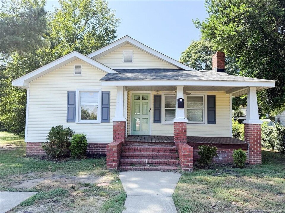 316 Broadfoot Ave in Fayetteville, NC - Building Photo