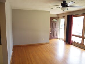 5551 Thunderbird Cir NW in Canton, OH - Building Photo - Building Photo