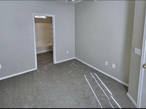 18250 N Cave Creek Rd in Phoenix, AZ - Building Photo - Building Photo