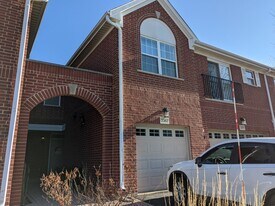 2367 Chelsea Rd in Northbrook, IL - Building Photo