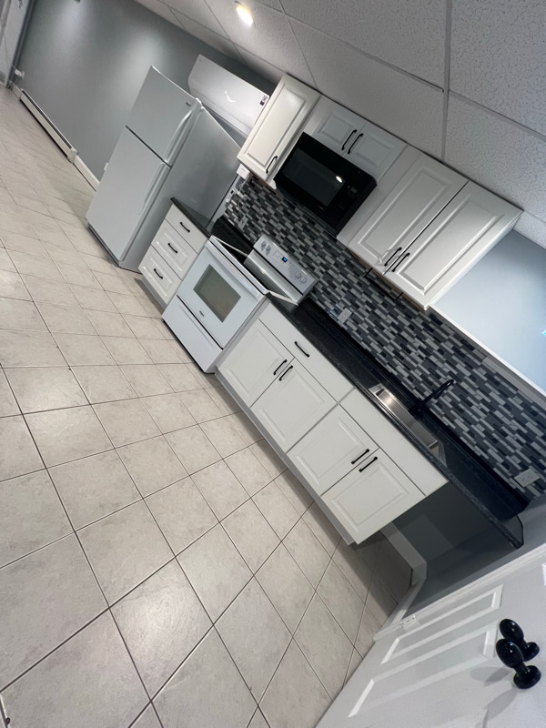 655 Middle Country Rd in Coram, NY - Building Photo - Building Photo