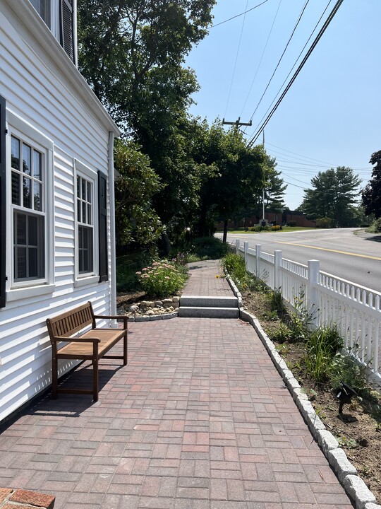 39 Summer St in Kingston, MA - Building Photo