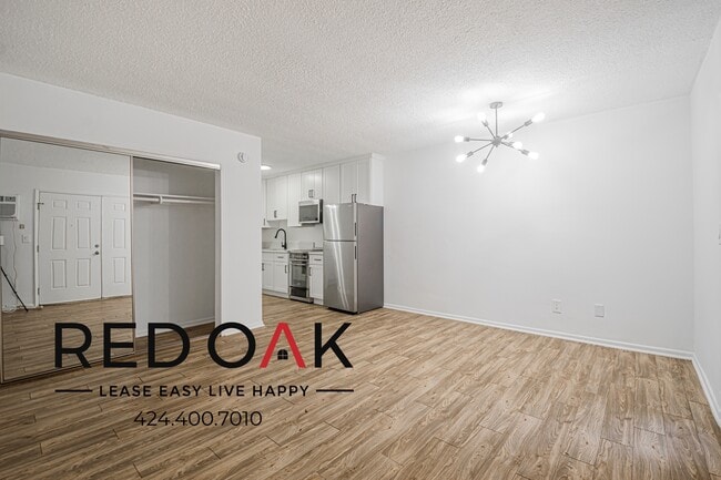 property at 1800 W Glencrest Ave