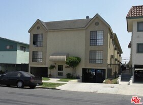 4826 Rosewood Ave in Los Angeles, CA - Building Photo