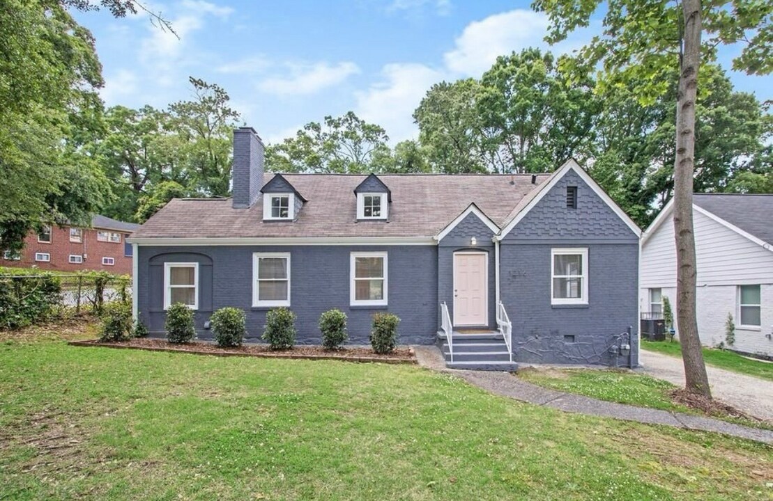 1216 Beecher St SW in Atlanta, GA - Building Photo