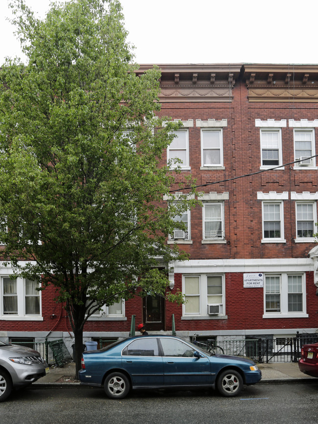 5607 Hudson Ave in West New York, NJ - Building Photo - Building Photo