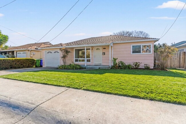 1642 Via Helena in San Lorenzo, CA - Building Photo - Building Photo