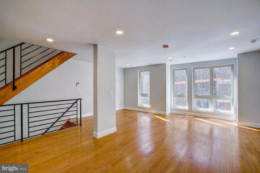 1249 N 17th St in Philadelphia, PA - Building Photo