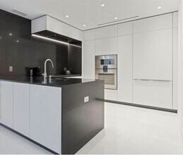 300 Biscayne Boulevard Way, Unit 4509 in Miami, FL - Foto de edificio - Building Photo