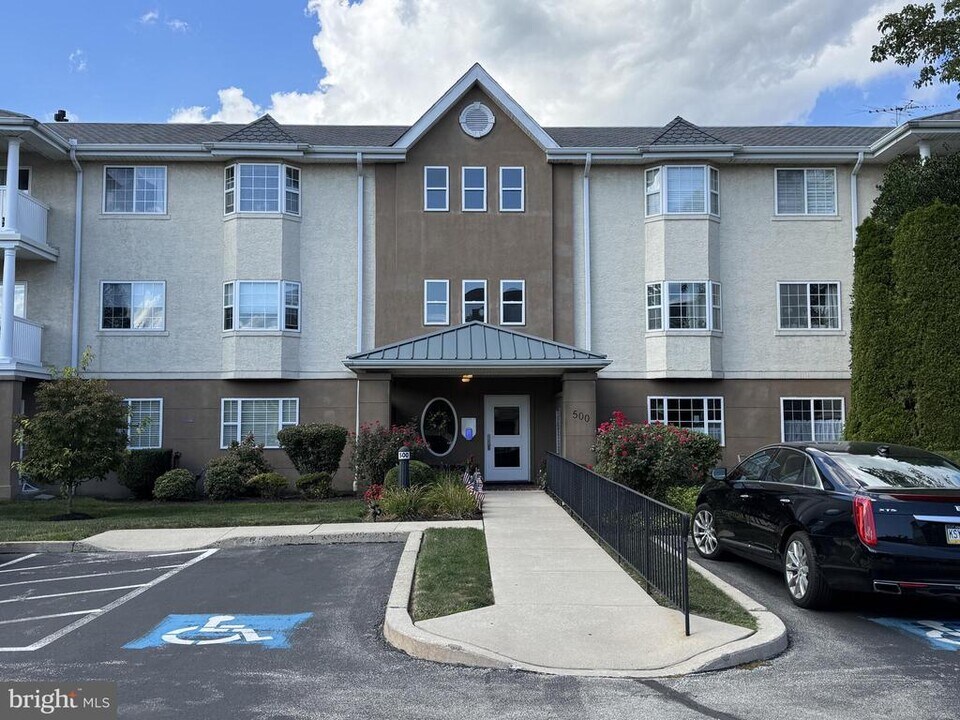 509 Paoli Pointe Dr in Paoli, PA - Building Photo