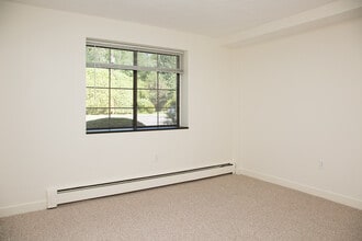 Hemlock Lane Apartments in Maynard, MA - Building Photo - Building Photo