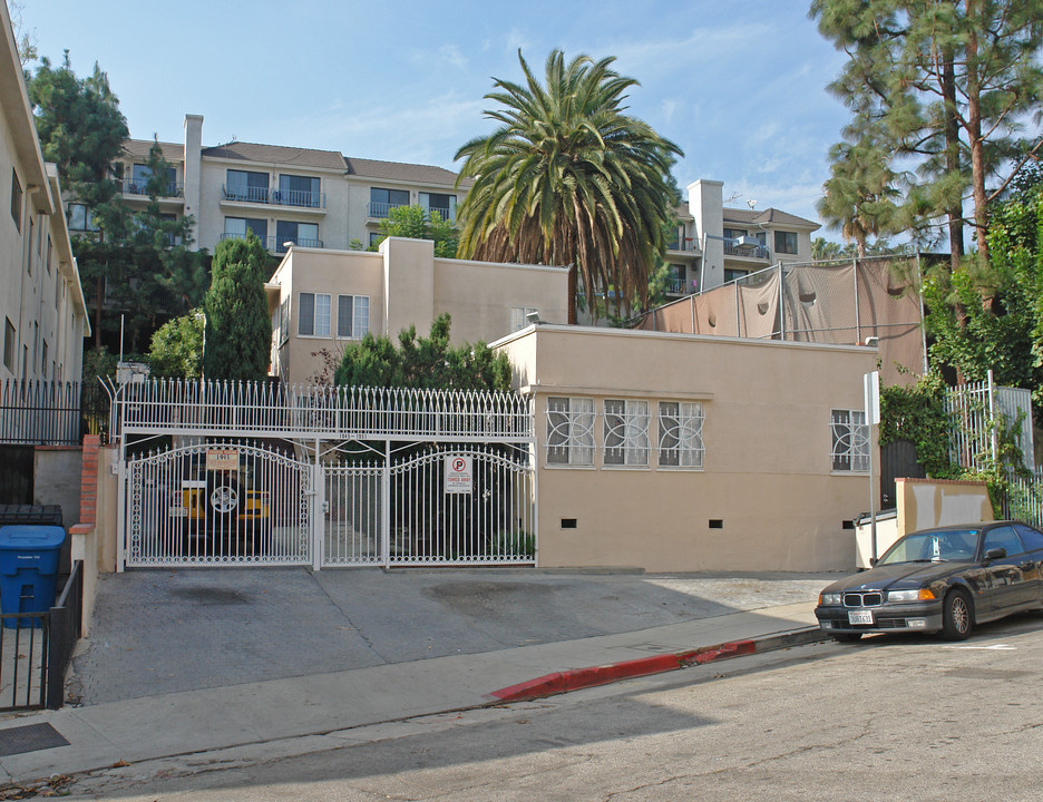 1945 Wilcox Ave in Los Angeles, CA - Building Photo