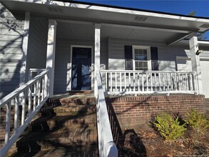 403 Lotus Dr in Fayetteville, NC - Foto de edificio - Building Photo