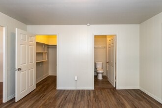 1435 Magnolia St in Beaumont, TX - Building Photo - Building Photo