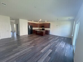 221 Thompson Ave in Queenstown, MD - Building Photo - Building Photo