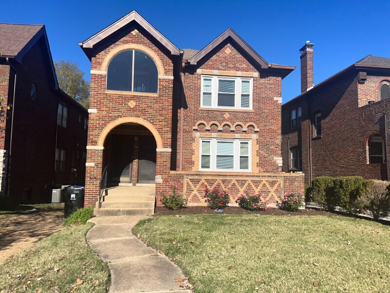 7309 Forsyth Blvd-Unit -- in Clayton, MO - Building Photo