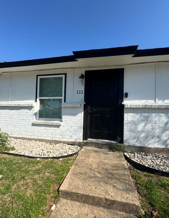 2809 N Hwy 175 in Seagoville, TX - Building Photo