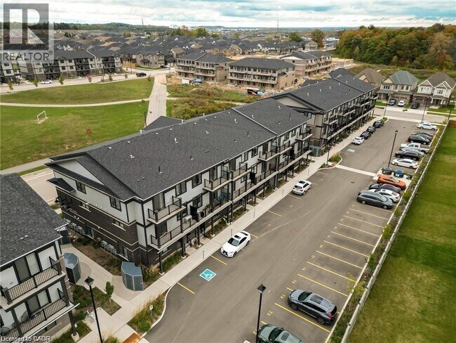 70 Wheat Ln. in Kitchener, ON - Building Photo - Building Photo