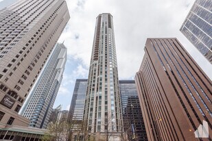 222 N Columbus Dr in Chicago, IL - Building Photo