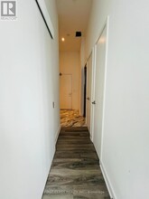 110 Charles St E in Toronto, ON - Building Photo - Building Photo