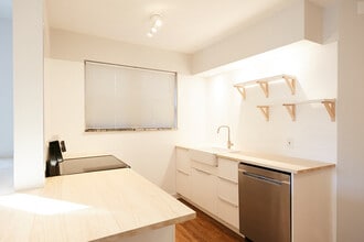 909 Concordia Ln in Clayton, MO - Building Photo - Building Photo