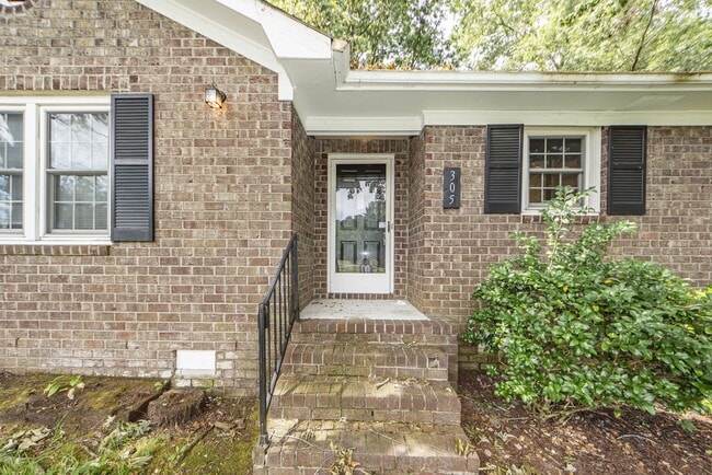 305 Chessington Cir in Summerville, SC - Building Photo - Building Photo