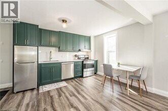 132 Ahrens St W in Kitchener, ON - Building Photo - Building Photo