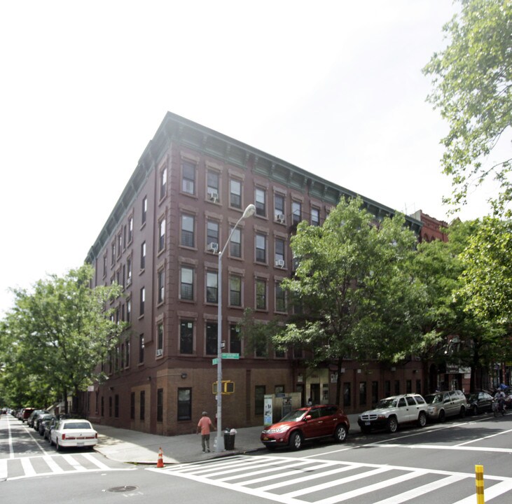 168 W 120th St in New York, NY - Building Photo