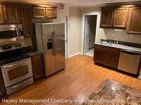 410 Simmons St photo'