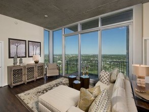 5927 Almeda Rd in Houston, TX - Building Photo - Building Photo