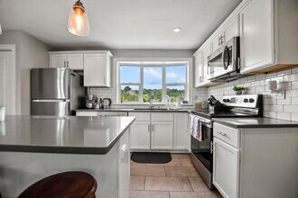 13 Town Hill St in Quincy, MA - Building Photo - Building Photo