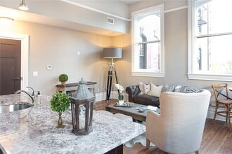 300 Alexander St in Rochester, NY - Building Photo - Building Photo