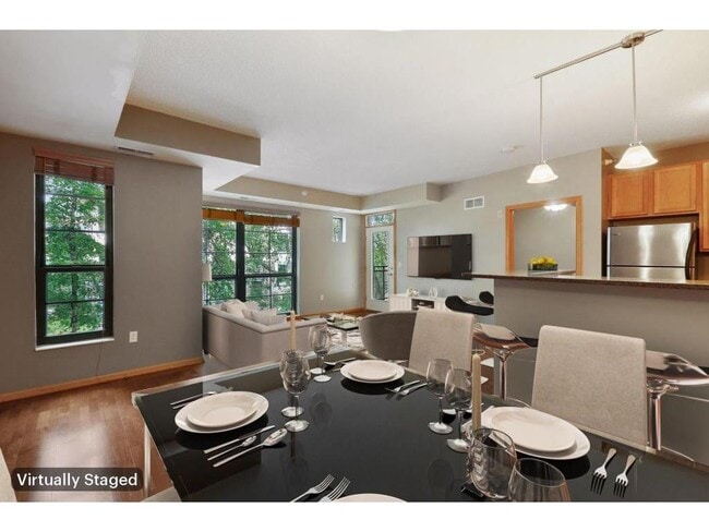 property at 2565 Franklin Ave