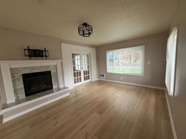 667 16th Ave in Longview, WA - Building Photo - Building Photo