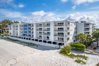Holiday Villas II in Indian Shores, FL - Building Photo - Building Photo