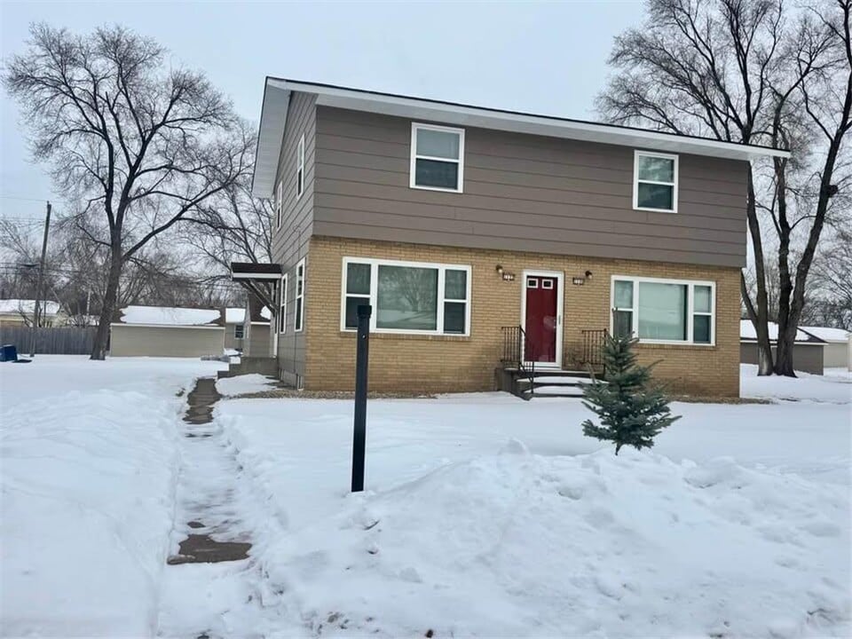 1132 33rd Ave N in St. Cloud, MN - Building Photo