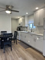 77 W Eagle St, Unit Apt #1 Apartamentos