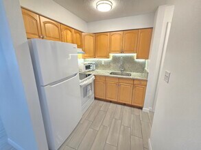 2208 Irene St, Unit Layout 1 in Lutz, FL - Building Photo - Building Photo