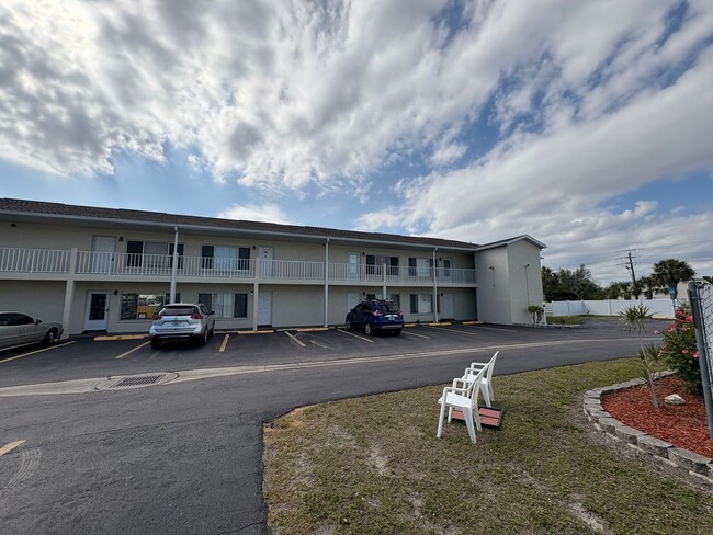 22278 Vick St in Port Charlotte, FL - Building Photo - Building Photo
