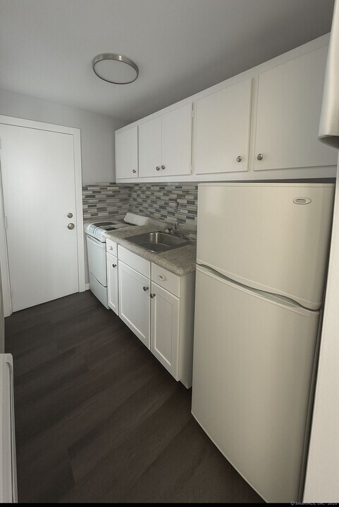 165 McKinley Ave in Bridgeport, CT - Building Photo
